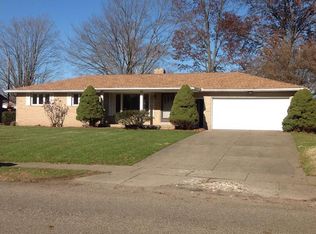 1215 Edmar St, Louisville, OH 44641