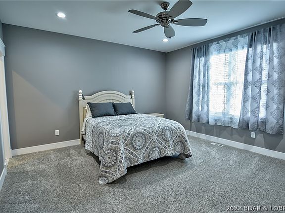 5th image of 313 Mission Bay Dr