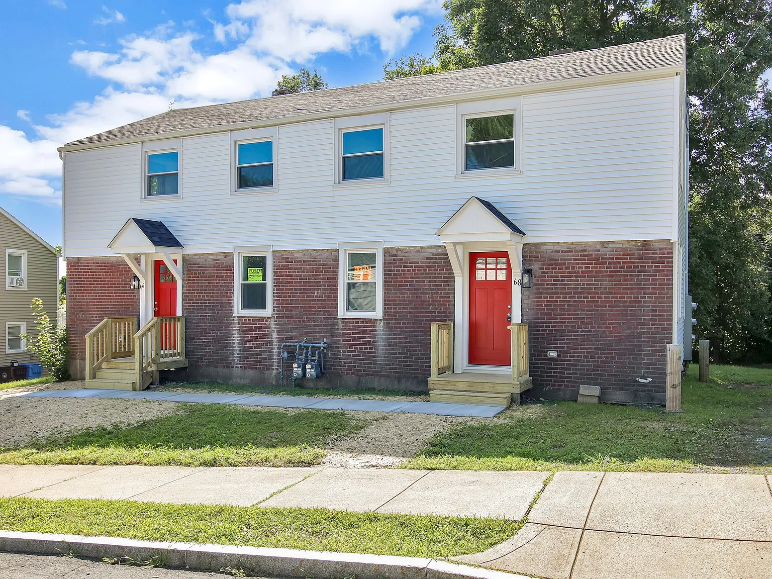 3 bed, 1200 sqft, $2,150 — Photo 2