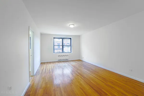 Rented by Hillel Realty Group | media 8