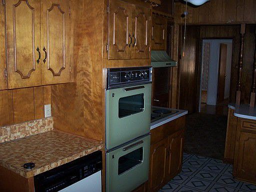4th image of 573 Lakeshore Dr