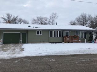 1116 Washington St SE, Devils Lake, ND 58301