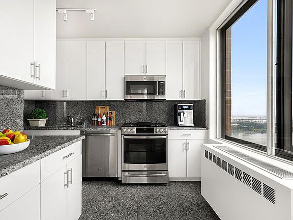 4th image of 1755 York Ave APT 30G