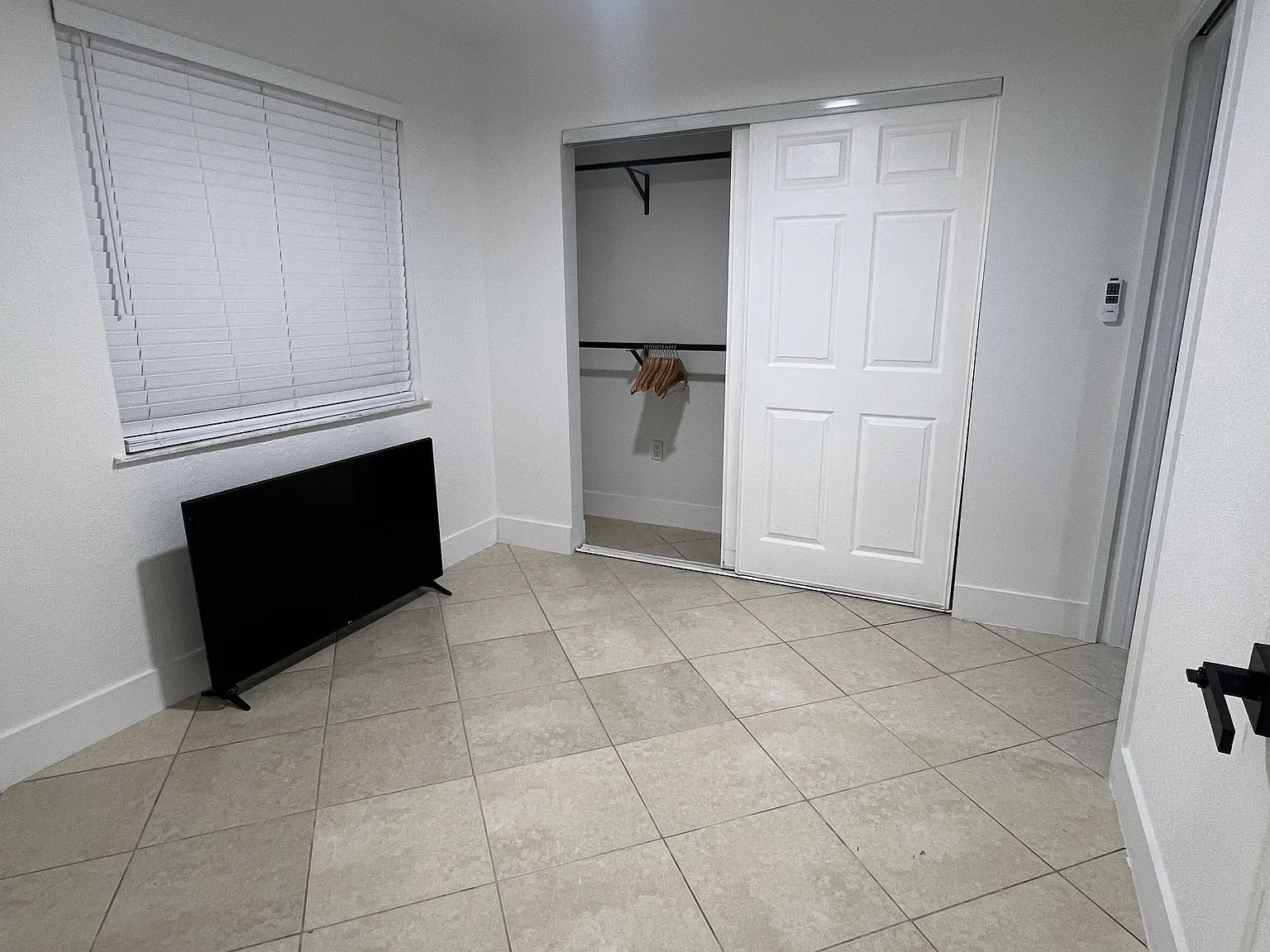 1 bed, 400 sqft, $1,750 — Photo 4