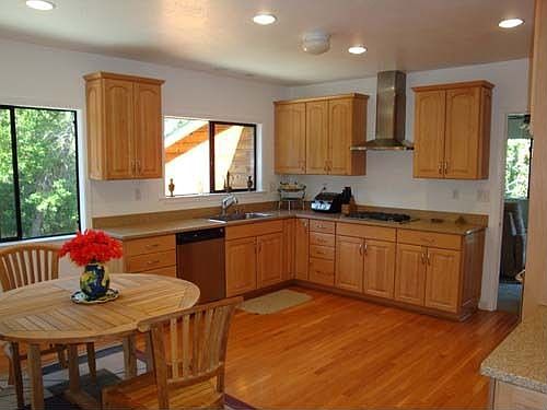4th image of 120 Laurel Dr