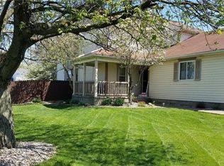 6526 Blossomwood Cir NE, Canton, OH 44721