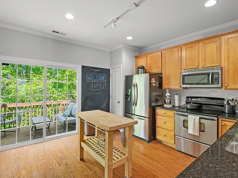 6071 Viking Dr — Photo 10