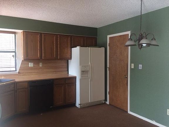 2nd image of 2613 Windsor Pl
