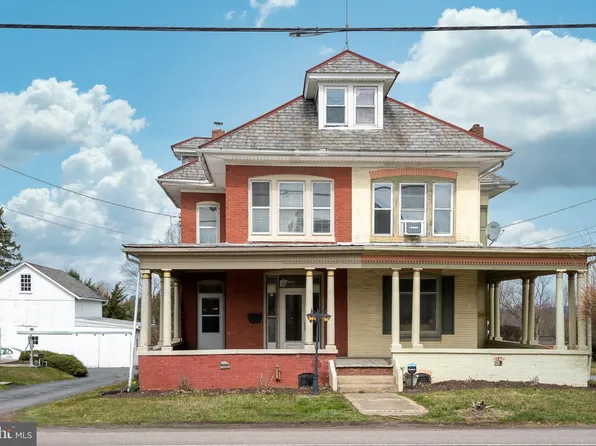 203 W Main St, Leola, PA 17540