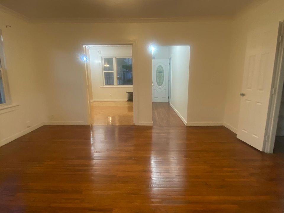 1st image of 3112 101st St #1