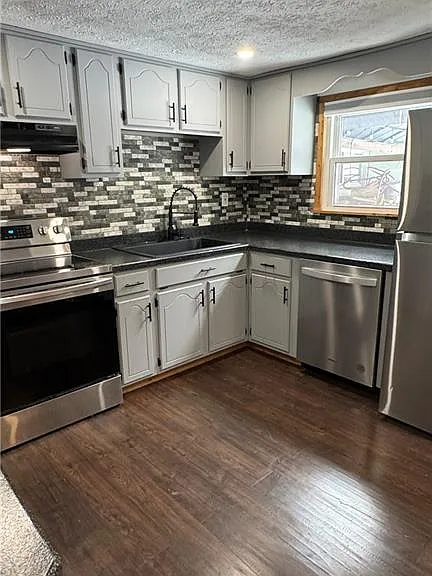 12755 Vincent Dr — Photo 13