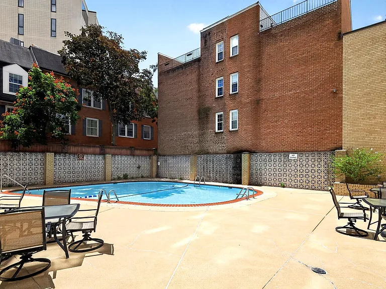922 24th St NW #521 — Photo 15