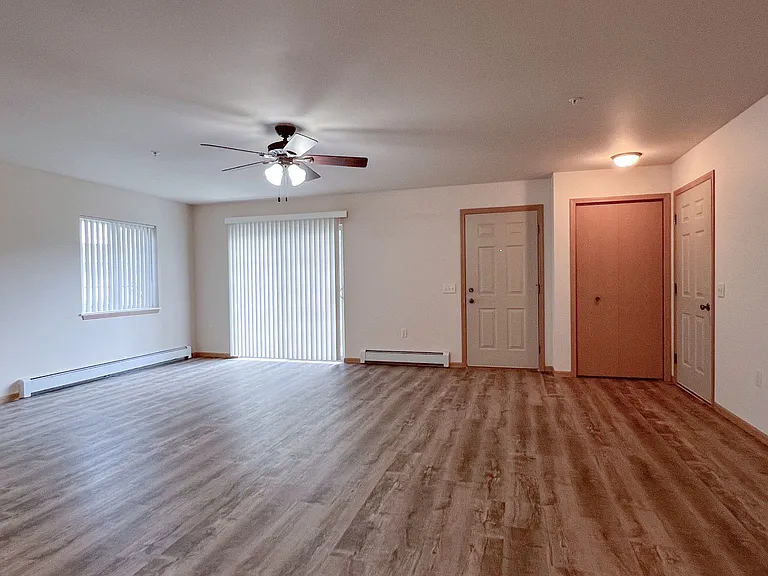 1201 N Memorial Drive 2401 Semling Dr — Photo 12