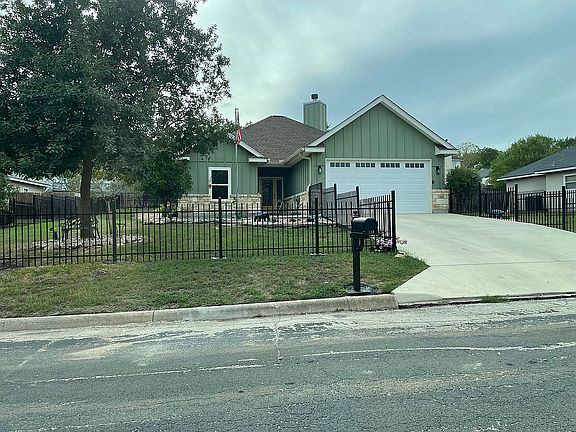 Metal fencing