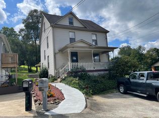 18 Kepple Rd, Leechburg, PA 15656