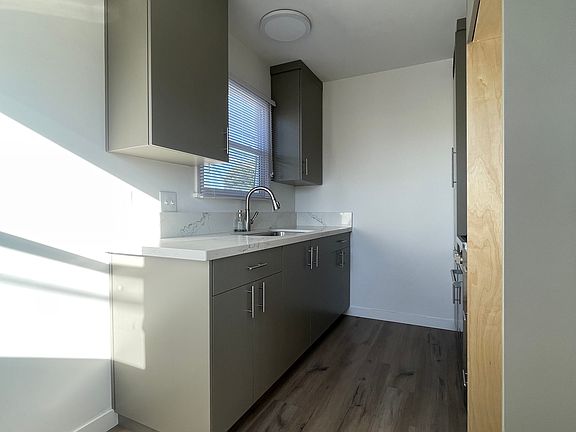 4th image of 9420 Las Tunas Dr APT G
