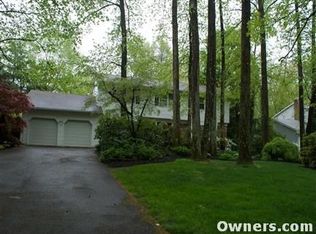 30 Kingsley Dr, Manalapan, NJ 07726