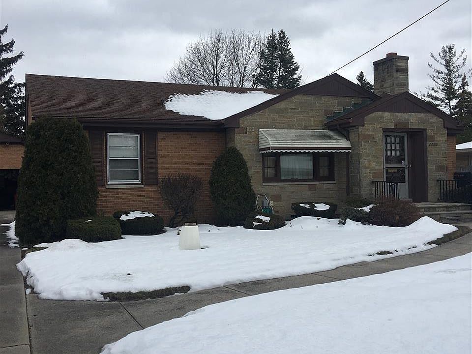 1st image of 2280 McEwan St