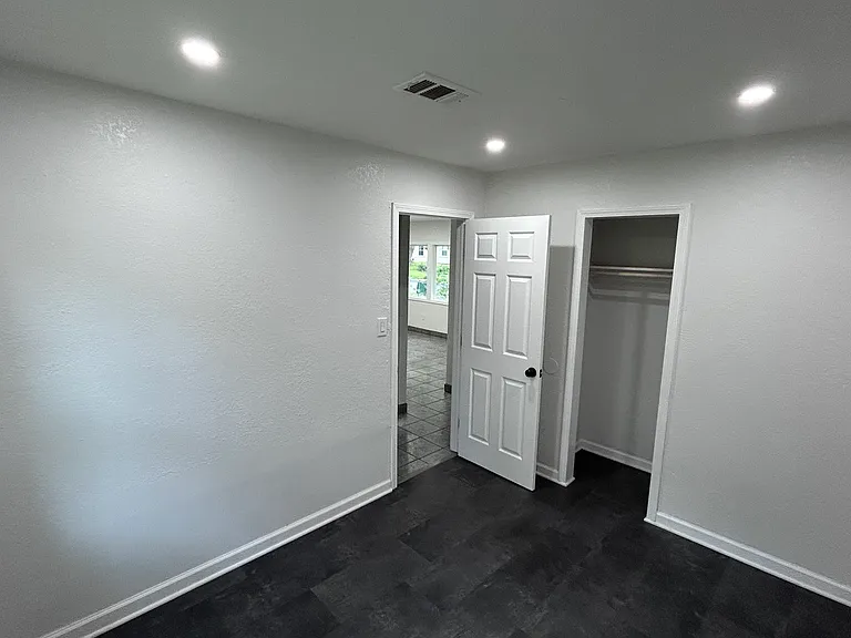 5213 Locust Ave — Photo 7