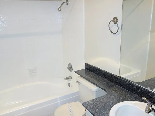 Elan Coco Palms Bathroom