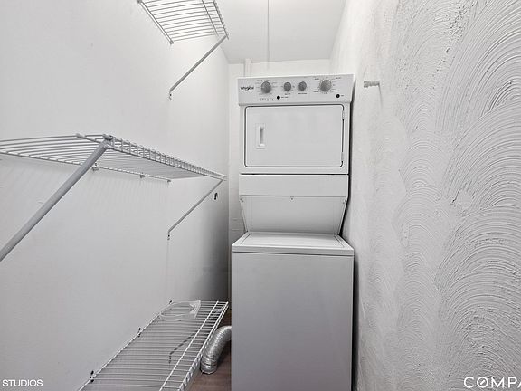 4th image of 2331 W Superior St APT 2F