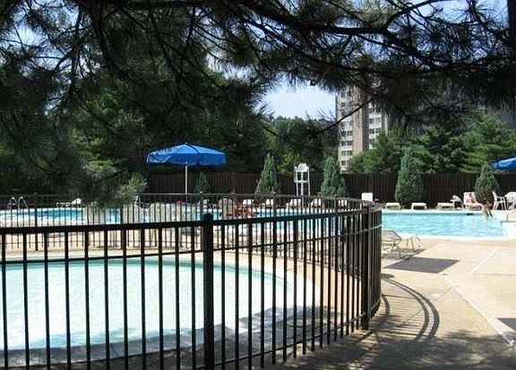 4th image of 5340 Holmes Run Pkwy Unit 806