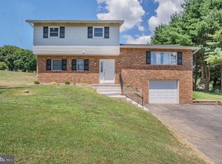737 Collina Dr, Lewisberry, PA 17339
