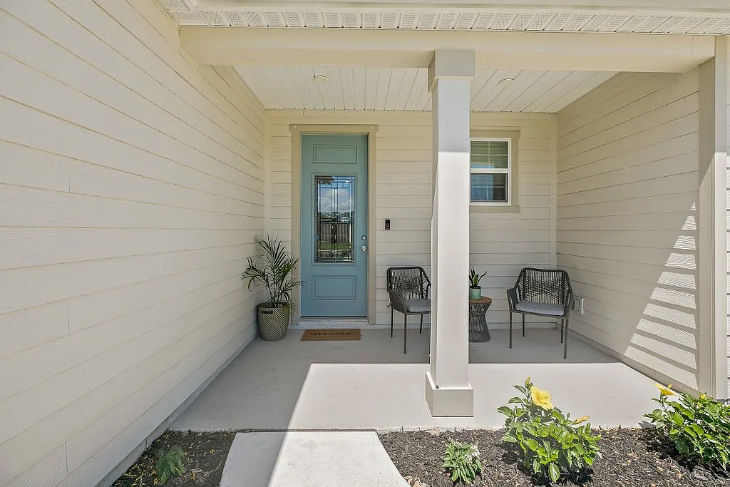 3 bed, 2141 sqft, $2,750 — Photo 1