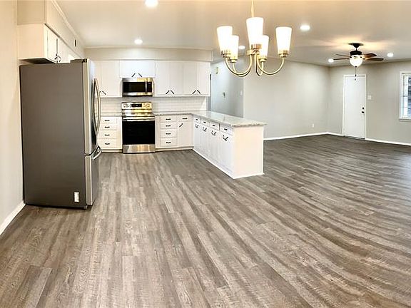 2nd image of 2048 Farm Road 275 N