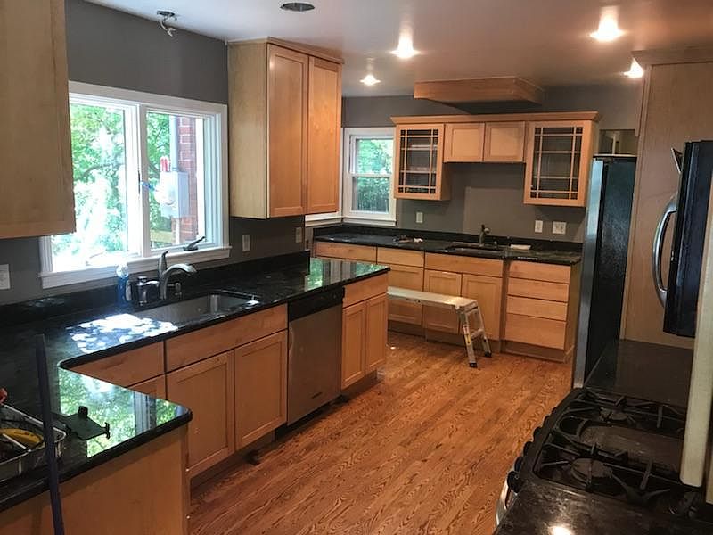 1st image of 702 Hendrie Blvd