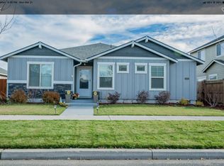 524 NW 27th St, Redmond, OR 97756