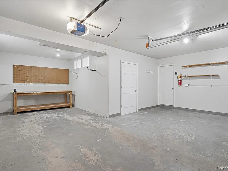 17 Watkins Dr — Photo 39
