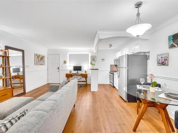 3245 Virginia St APT 19, Miami, FL 33133