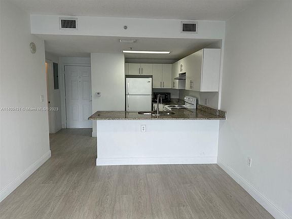 3rd image of 3410 Coral Way APT 801