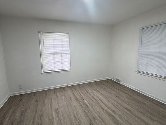 4th image of 3461 N Dequincy St