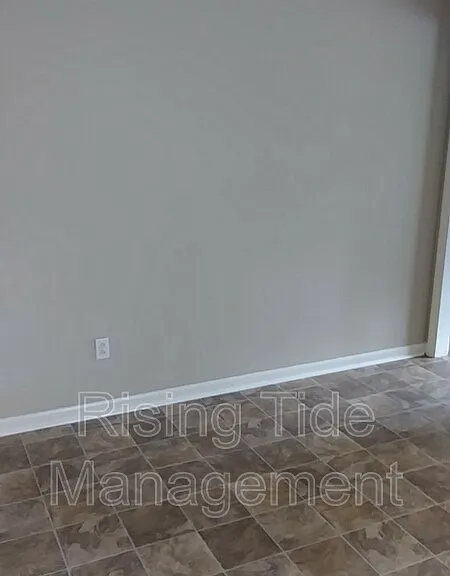 1116 Redwol Dr — Photo 4