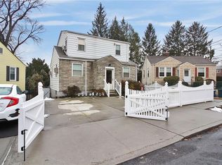 2566 Flint Ave, Bronx, NY 10475