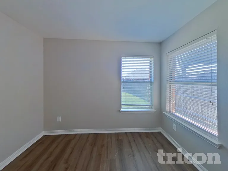 7814 Longbow Ln — Photo 10