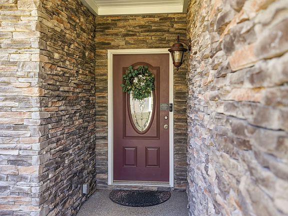 3rd image of 511 Cherry Blossom Way