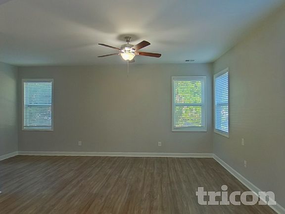 4th image of 806 Simones Ct
