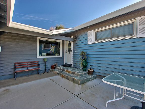 2nd image of 7957 Amalfi Way