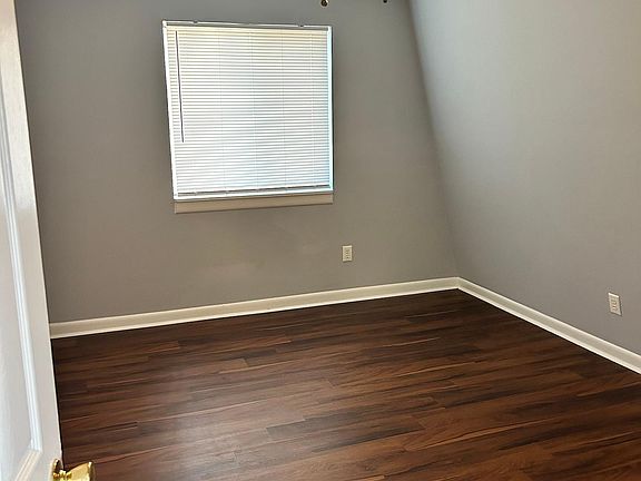 5th image of 517 W Market St APT D
