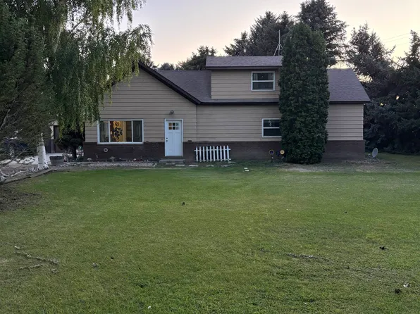 810 Road 6, Powell, WY 82435