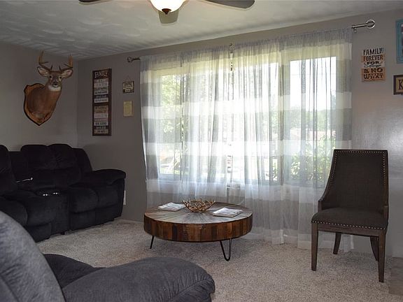3rd image of 152 Tharp St