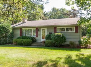 2325 Treehaven Dr, Kalamazoo, MI 49008