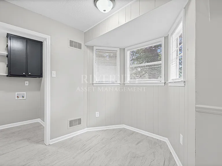 1785 Santa Clara Ave — Photo 8