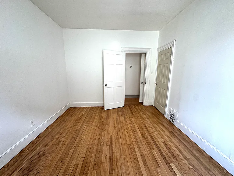 56 Pinckney St #2 — Photo 15
