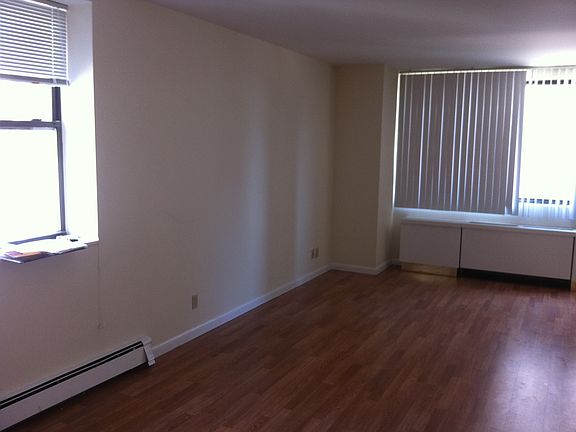 5th image of 153 E 87th St