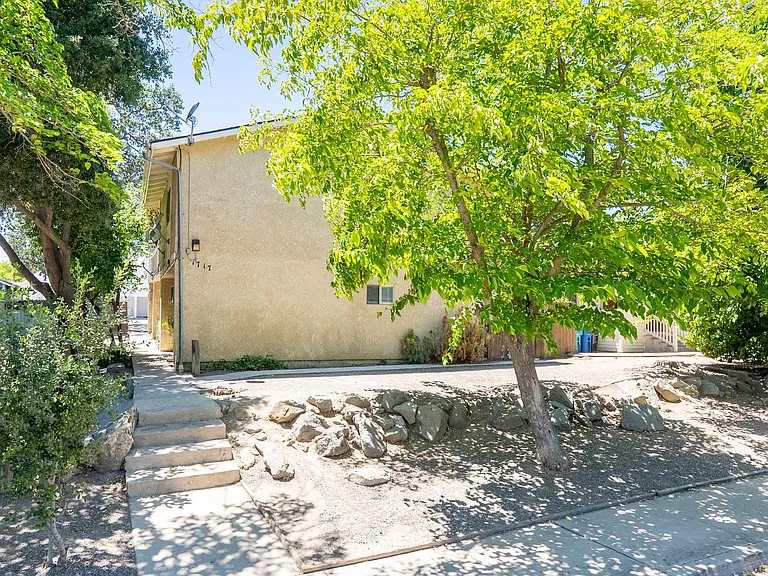 1717 Pine Street — Photo 21