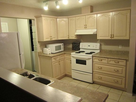 Kitchen 4